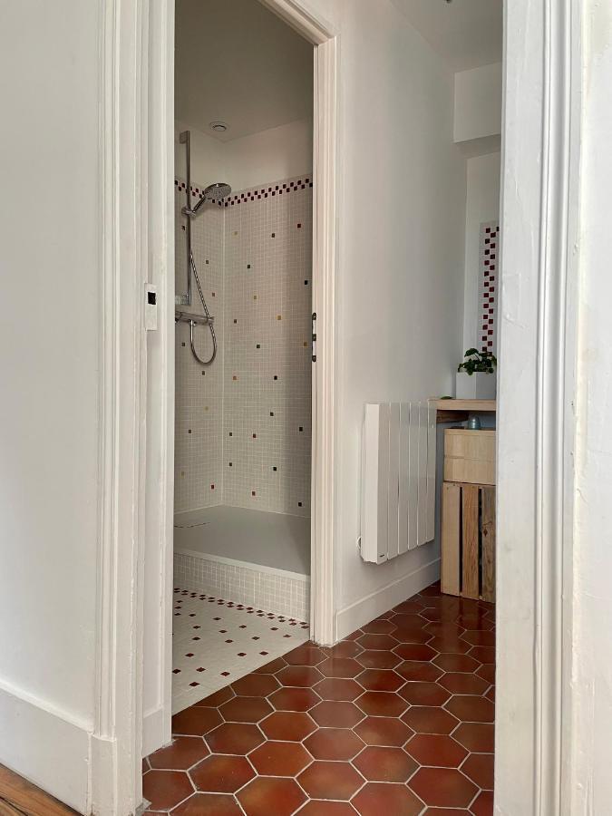Appartement Au Coeur Du Centre Historique Avallon Bagian luar foto