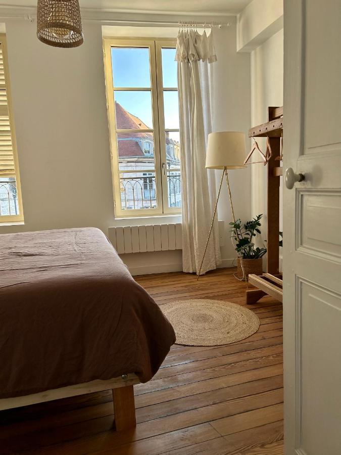 Appartement Au Coeur Du Centre Historique Avallon Bagian luar foto